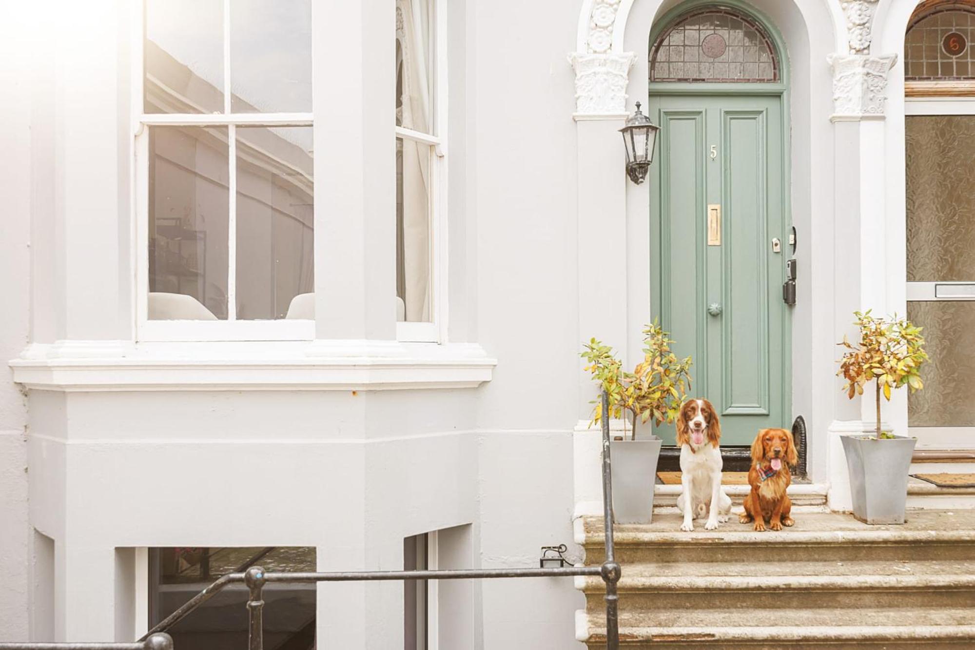 New Luxury For 2024 - Central Plymouth House - Sleeps 10 - Access To Plymouth Town - Close To The Barbican - Pets Welcome - Parking Available - By Luxe Living By Sophia Luaran gambar