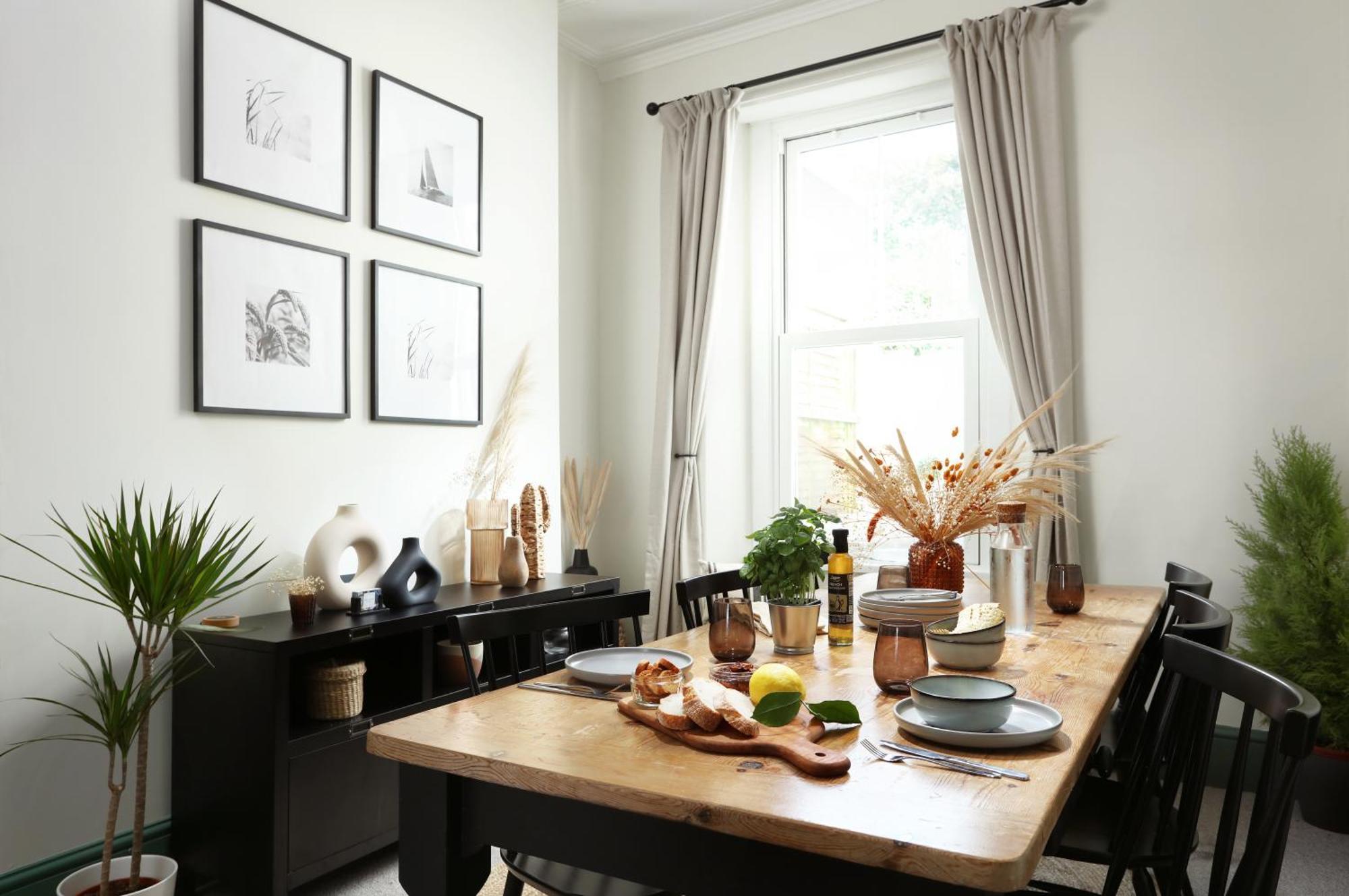 New Luxury For 2024 - Central Plymouth House - Sleeps 10 - Access To Plymouth Town - Close To The Barbican - Pets Welcome - Parking Available - By Luxe Living By Sophia Luaran gambar
